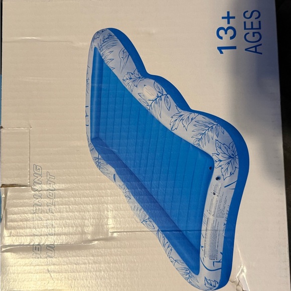 Blue Leaf Pattern Pool Float - Picture 2 of 4